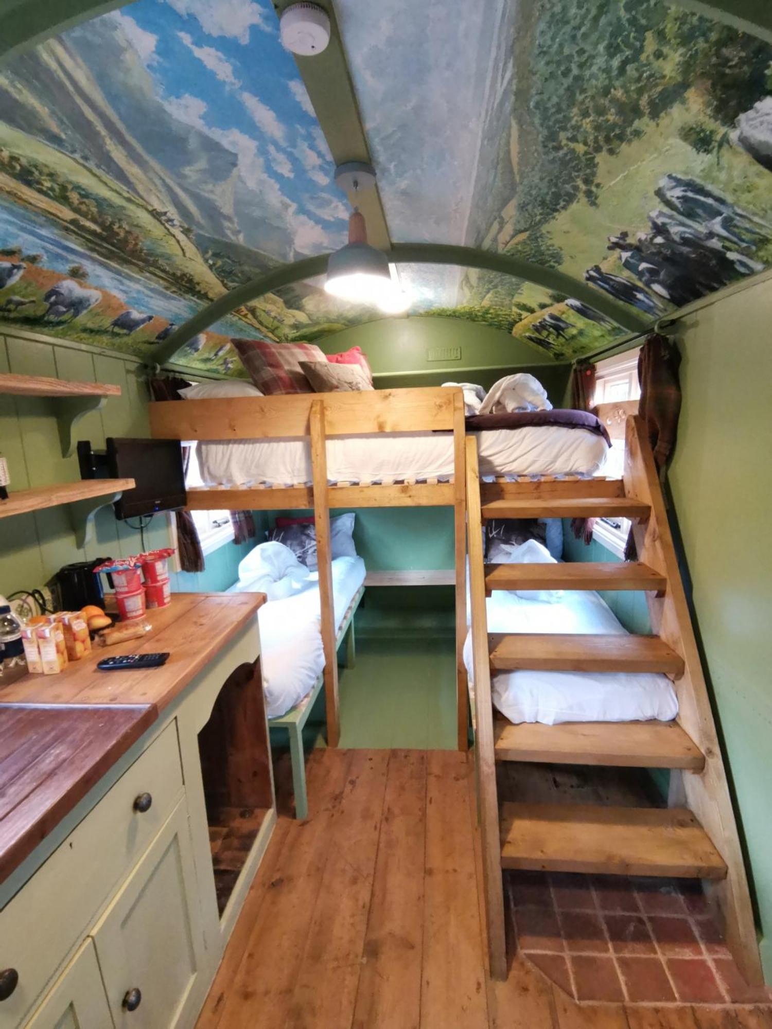 Stonehenge Inn & Shepherd'S Huts Bulford 部屋 写真